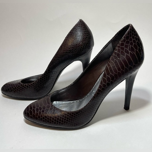 GIANNI BINI Women’s Size 7.5 Leather Snake Skin Closed Toe Heels - Picture 11 of 11